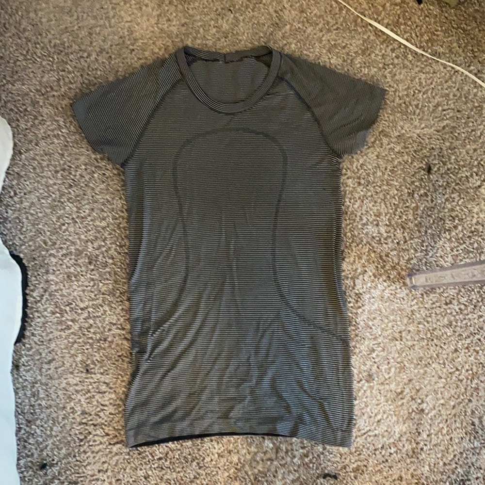 Lululemon swiftly shirt